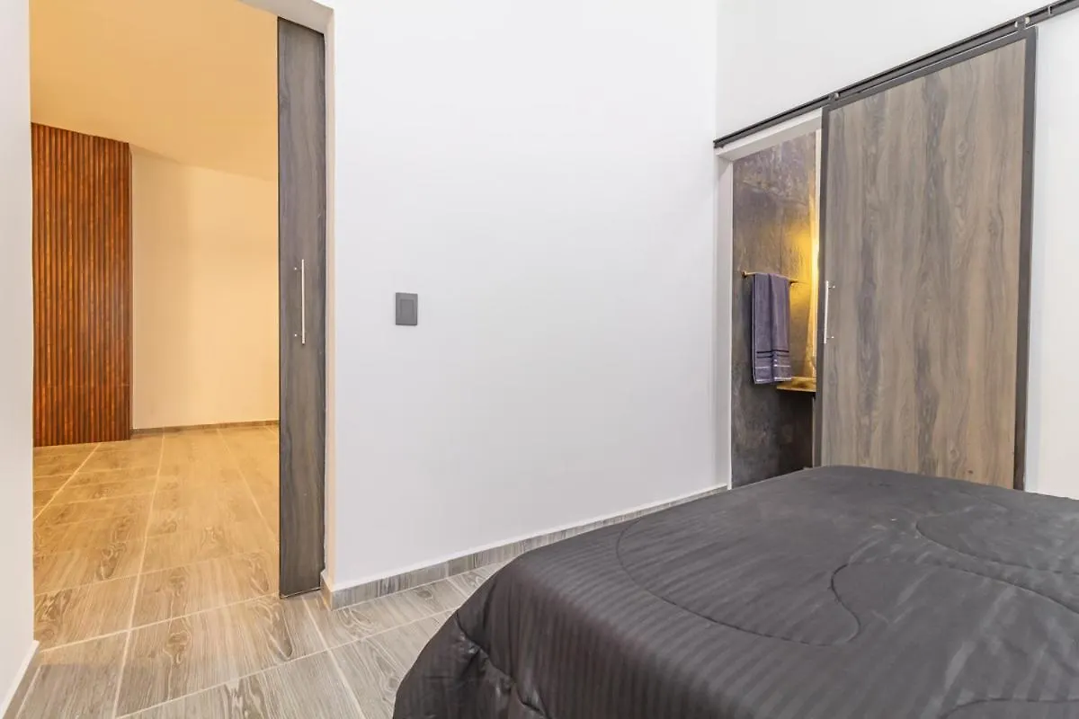 6 Bedroom With Jacuzzi 1 Block From Lleras P10 Medellin 0*,  Colombia