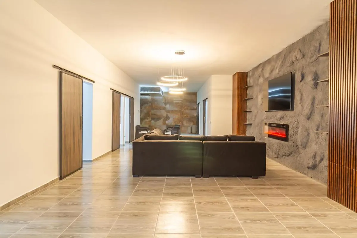 6 Bedroom With Jacuzzi 1 Block From Lleras P10 Medellin Apartment