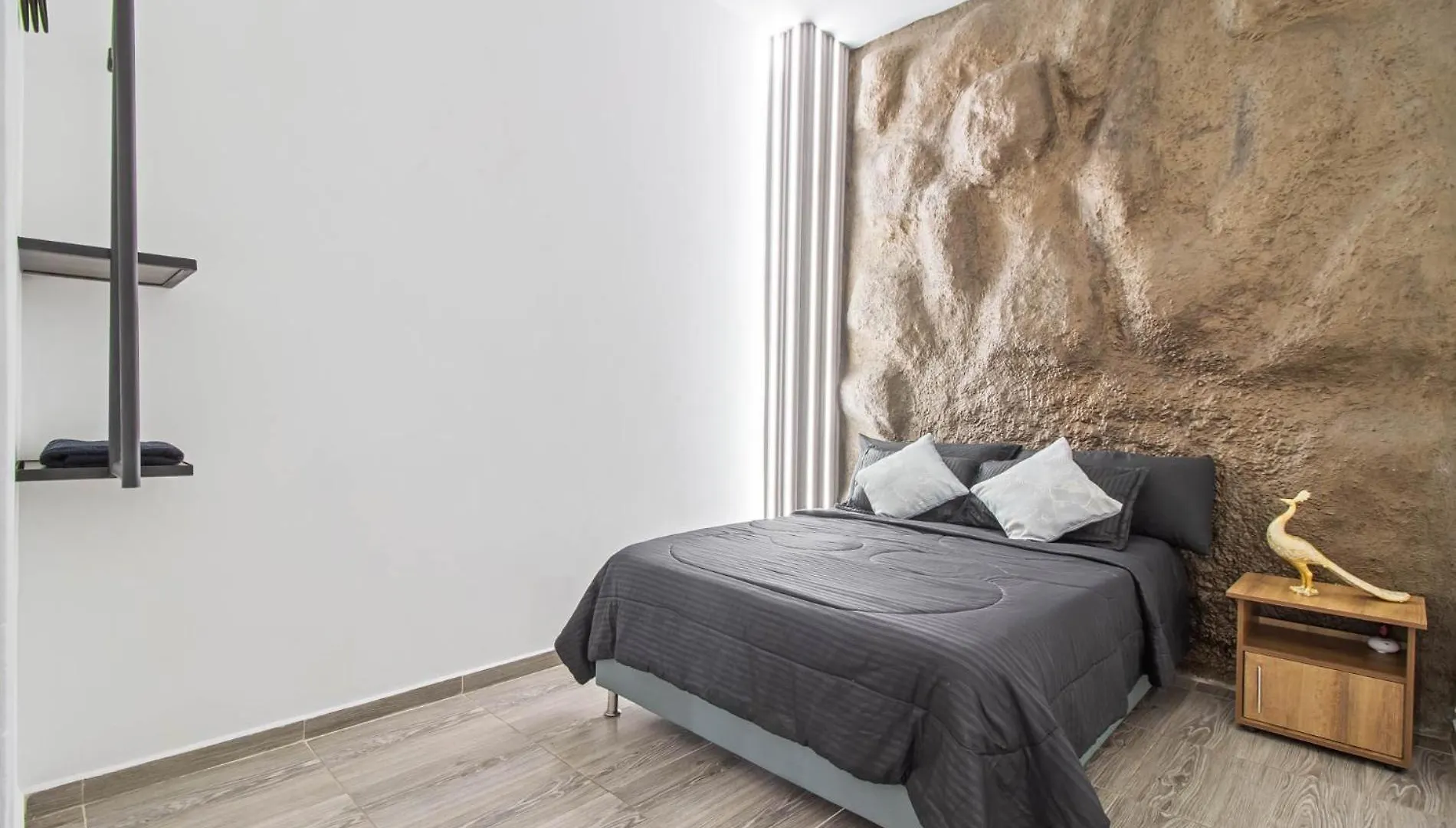 6 Bedroom With Jacuzzi 1 Block From Lleras P10 메딜린 아파트
