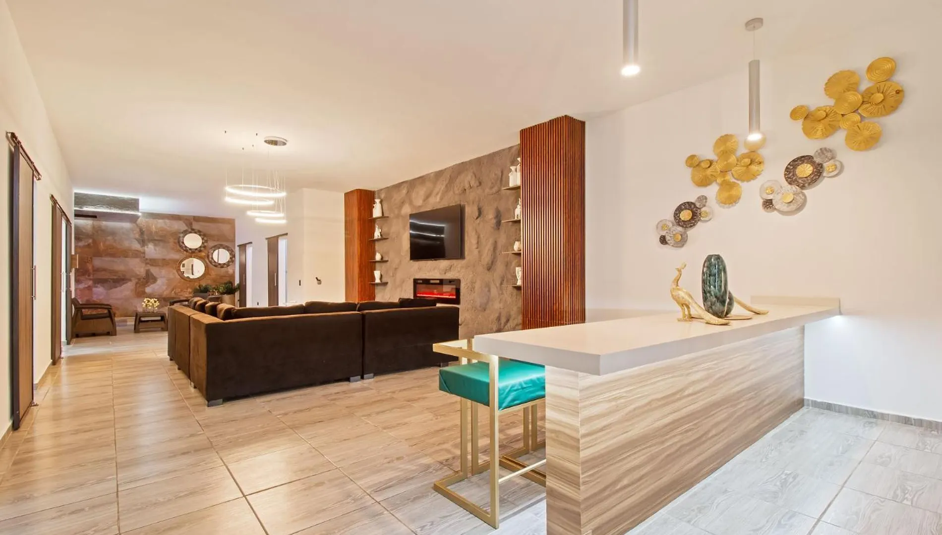 아파트 6 Bedroom With Jacuzzi 1 Block From Lleras P10 메딜린
