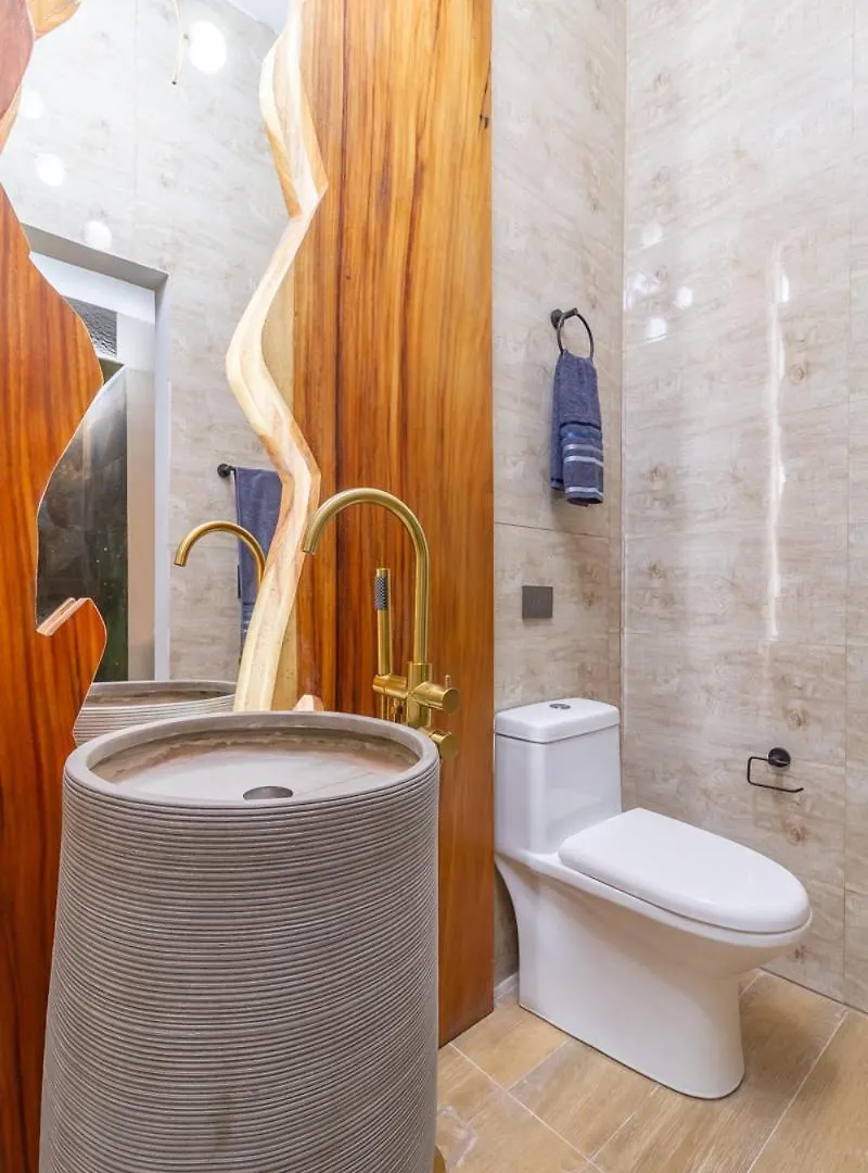 아파트 6 Bedroom With Jacuzzi 1 Block From Lleras P10 메딜린 콜롬비아